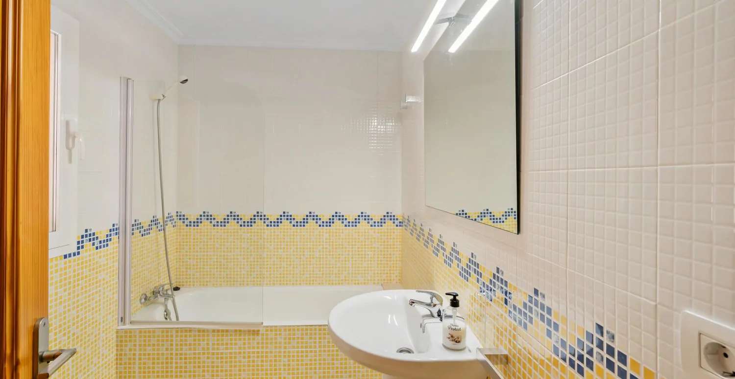 Villa-mit-Urlaubs-Lizenz-am-Meer-in-Colonia-Sant-Pere