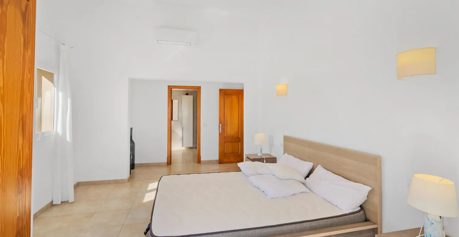 Villa-mit-Urlaubs-Lizenz-am-Meer-in-Colonia-Sant-Pere