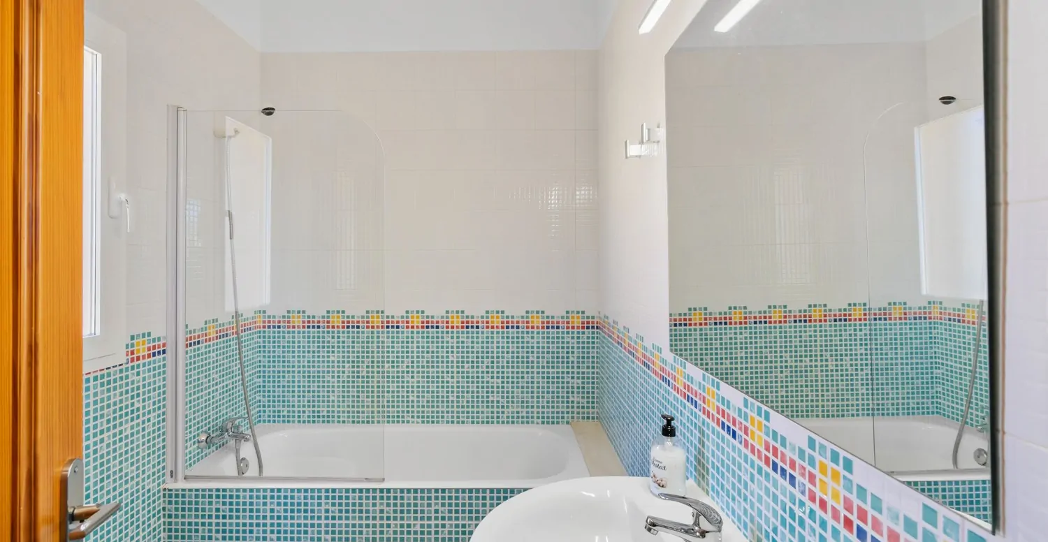 Villa-mit-Urlaubs-Lizenz-am-Meer-in-Colonia-Sant-Pere