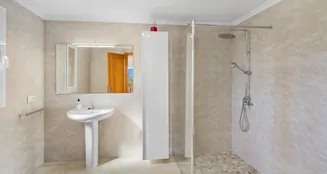 von_poll_real_estate_property_ES255251_image_8