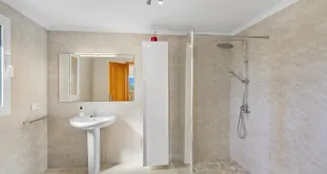 von_poll_real_estate_property_ES255251_image_8