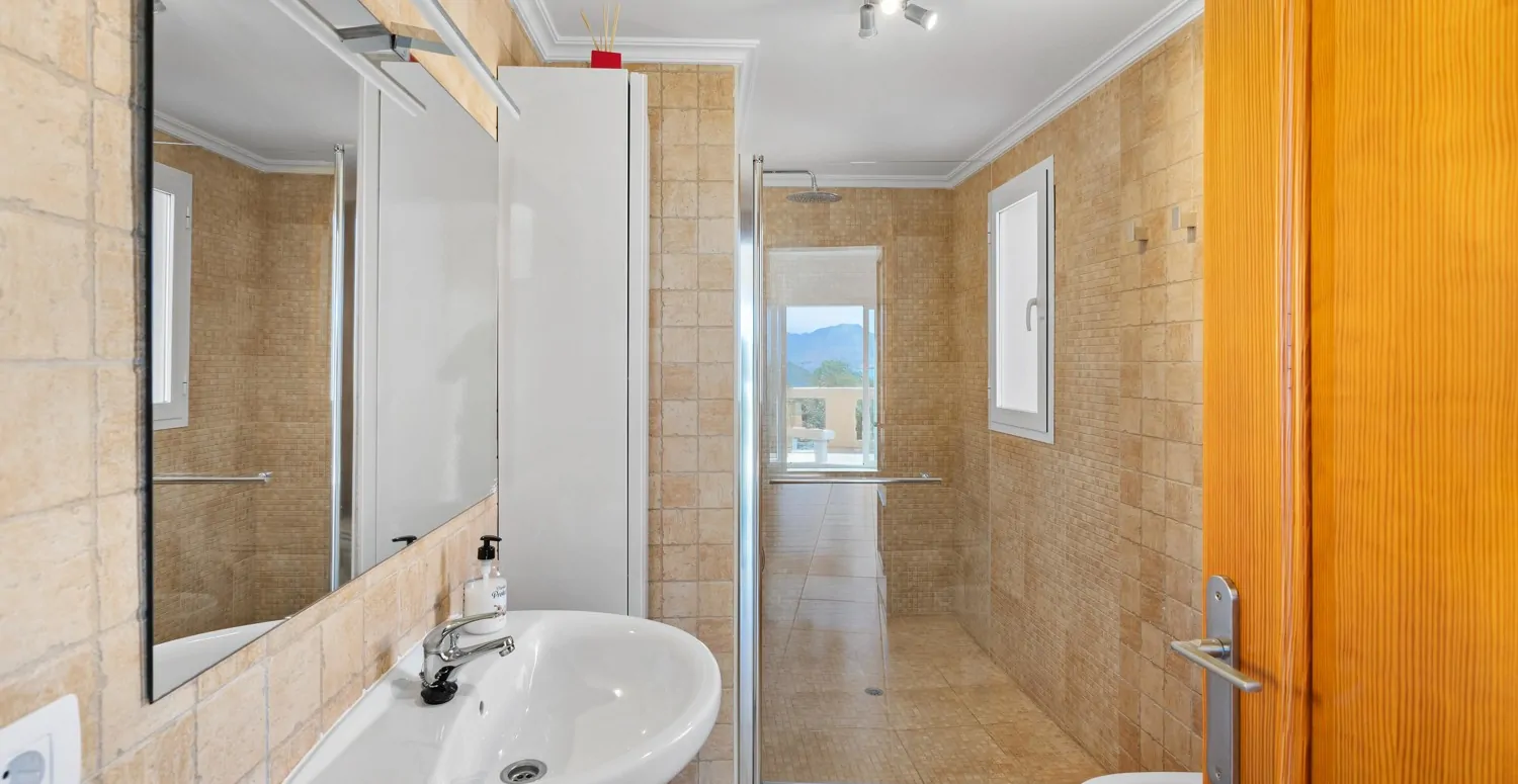 Villa-mit-Urlaubs-Lizenz-am-Meer-in-Colonia-Sant-Pere