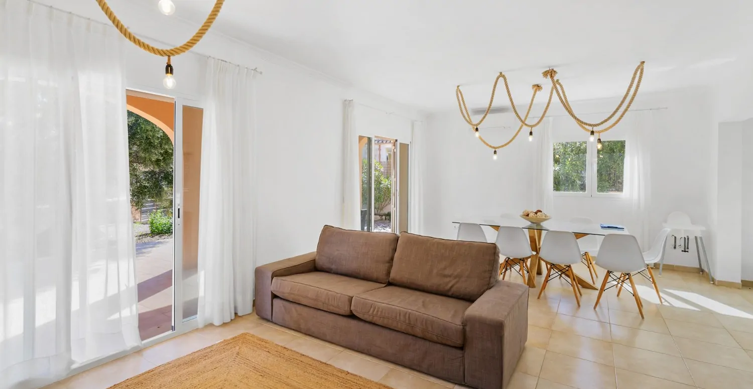 Villa-mit-Urlaubs-Lizenz-am-Meer-in-Colonia-Sant-Pere