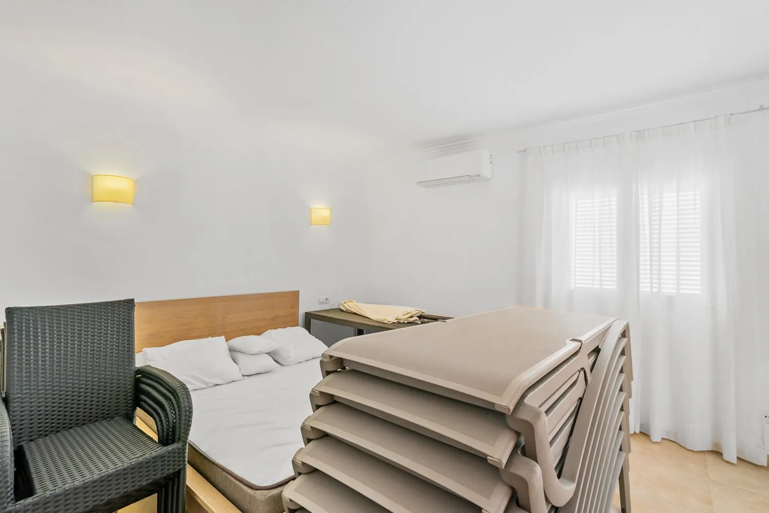 Villa-with-vacation-license-near-the-sea-in-Cologne-Sant-Pere