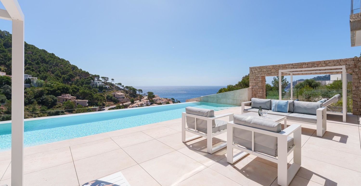 Luxus-Villa-mit-Meerblick-in-Canyamel