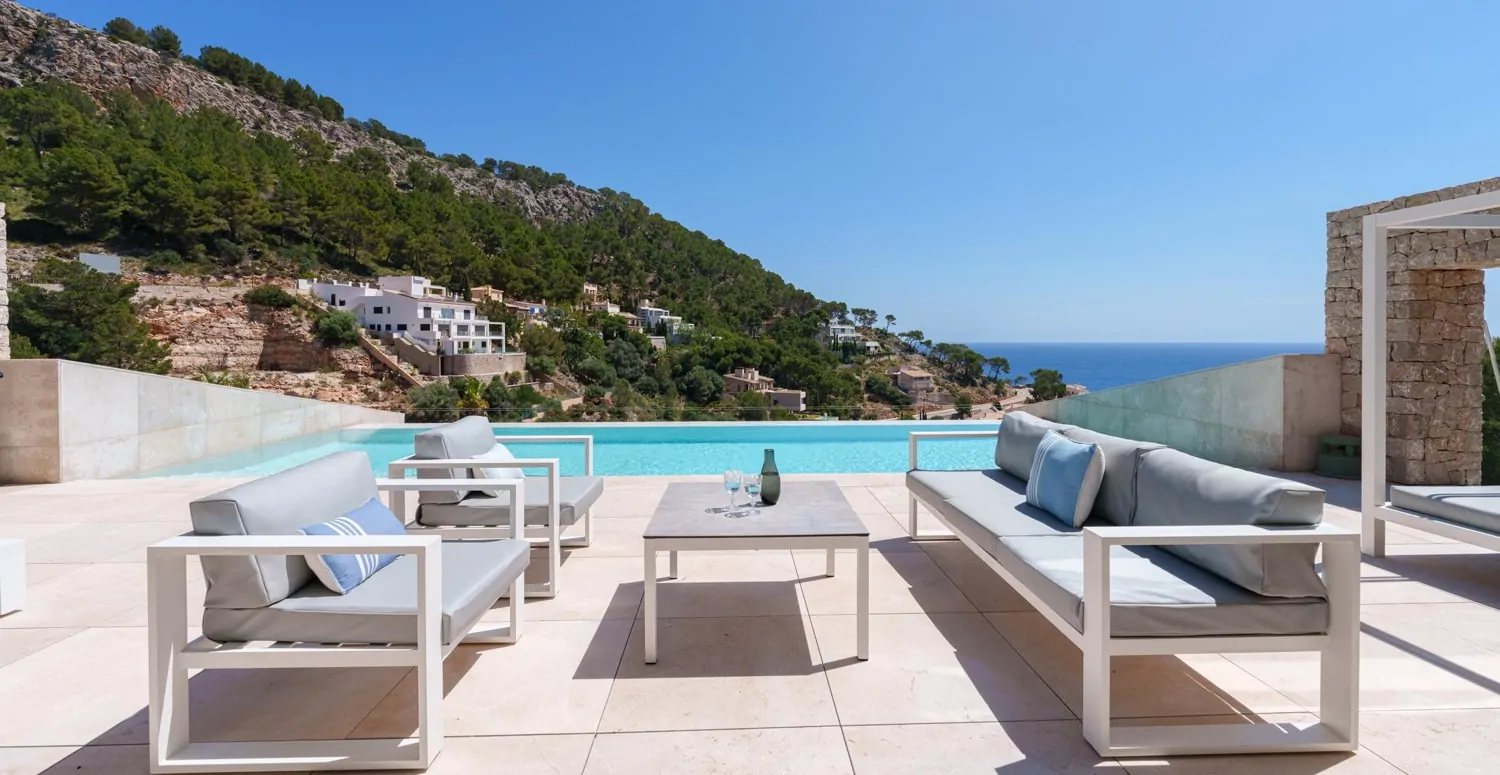 Luxus-Villa-mit-Meerblick-in-Canyamel