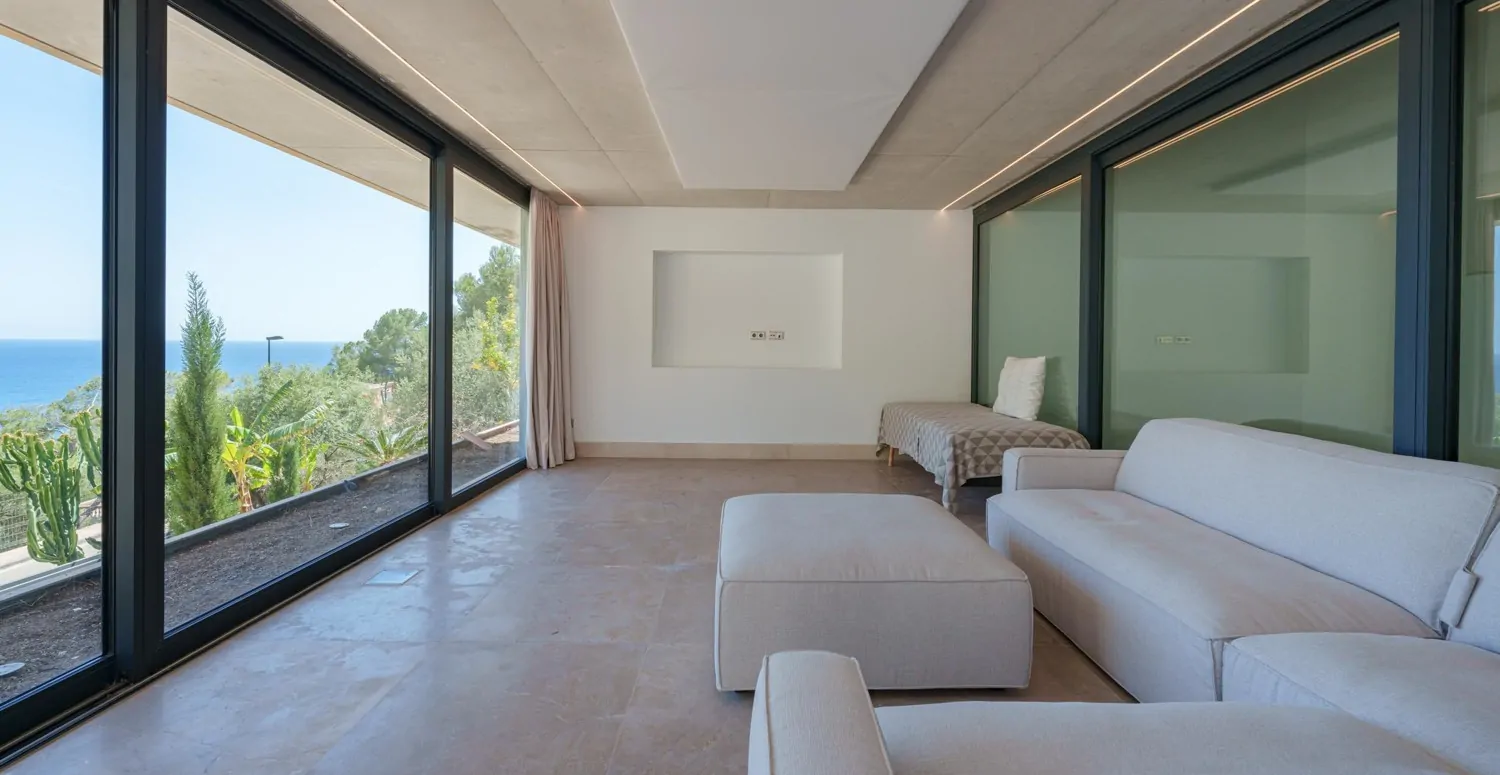 Luxus-Villa-mit-Meerblick-in-Canyamel