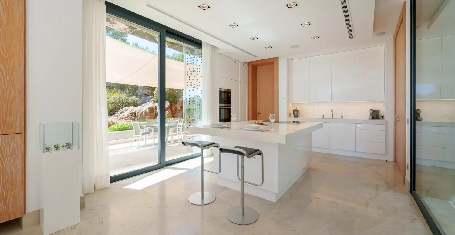 Luxus-Villa-mit-Meerblick-in-Canyamel