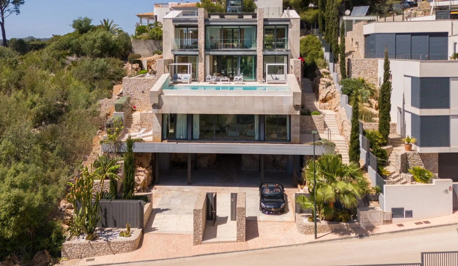 Luxus-Villa-mit-Meerblick-in-Canyamel