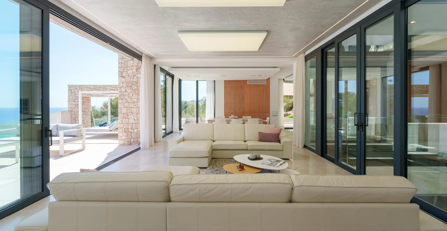 Luxus-Villa-mit-Meerblick-in-Canyamel