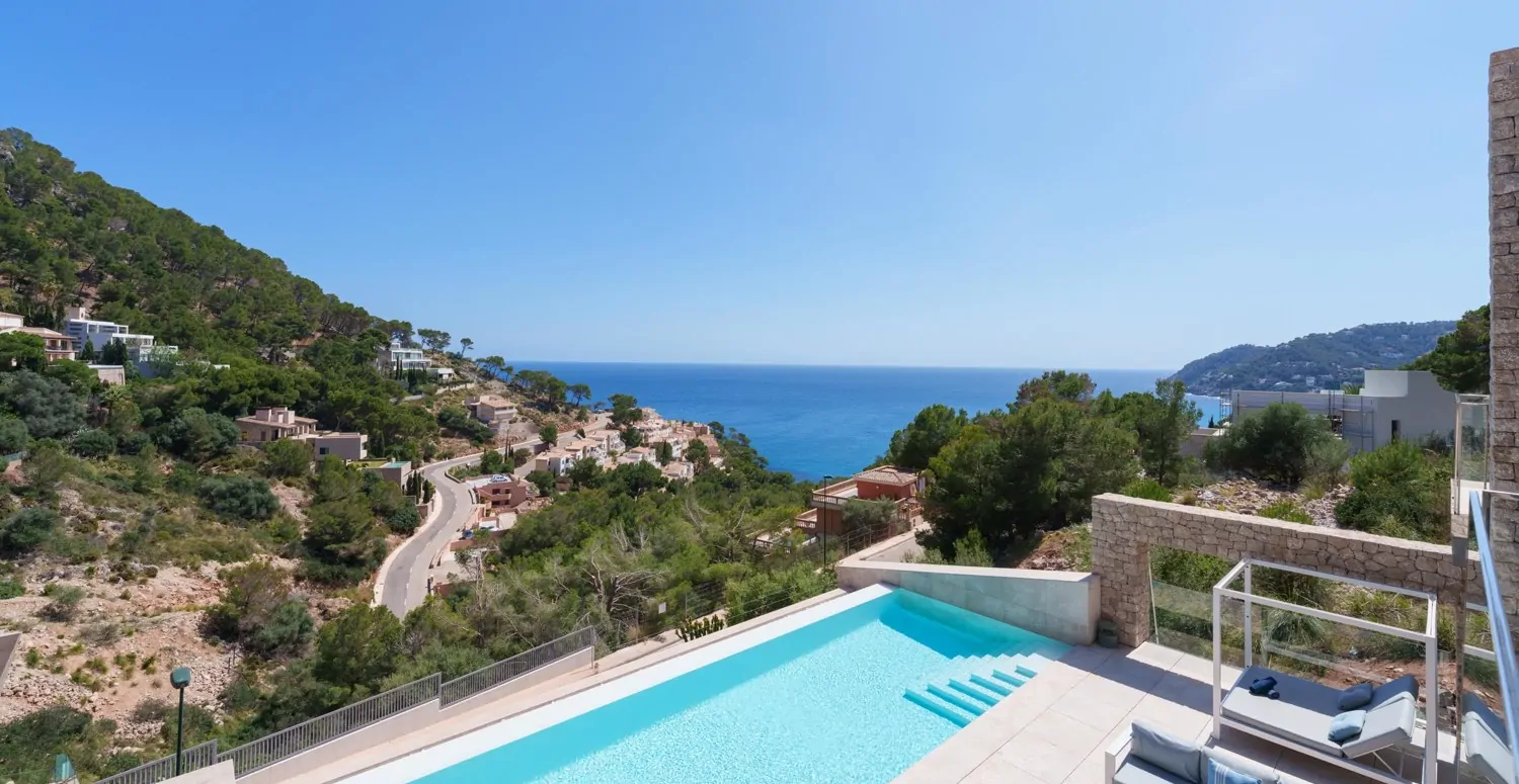 Luxus-Villa-mit-Meerblick-in-Canyamel