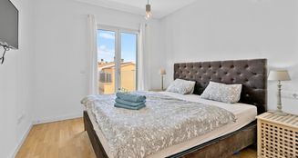 von_poll_real_estate_property_ES255261_image_15