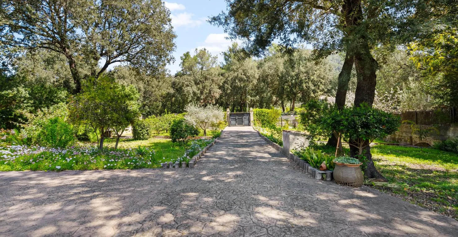 Schöne-Finca-mit-Pool-in-Crestatx