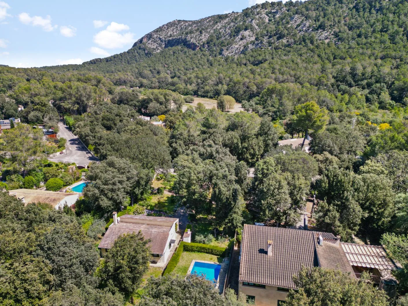 Beautiful-finca-with-pool-in-Crestatx
