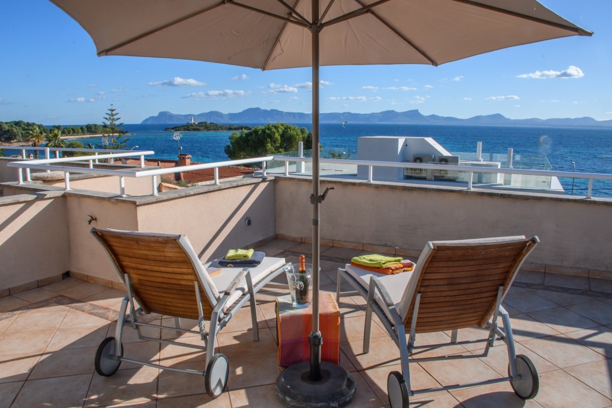 Villa-mit-Urlaubslizenz-und-Meerblick-in-Alcanada