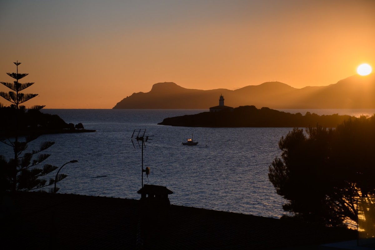 Villa-mit-Urlaubslizenz-und-Meerblick-in-Alcanada