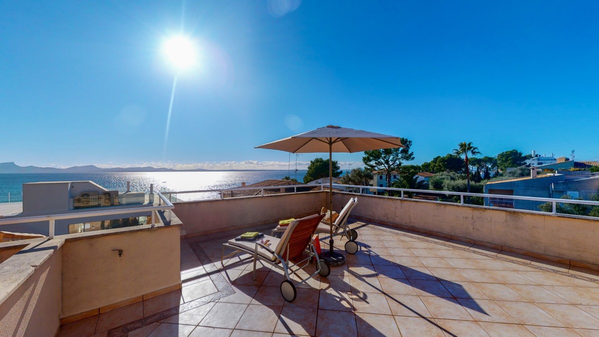 Villa-mit-Urlaubslizenz-und-Meerblick-in-Alcanada