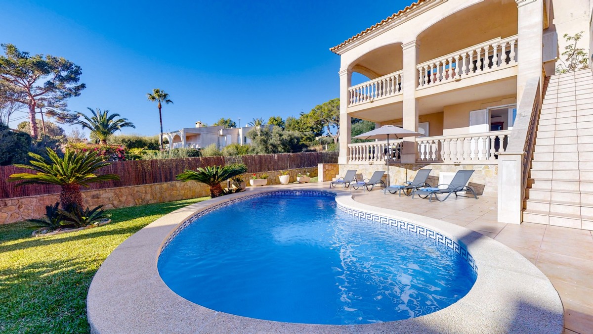 Villa-mit-Urlaubslizenz-und-Meerblick-in-Alcanada