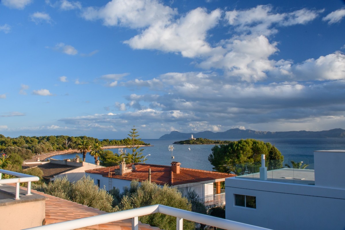Villa-mit-Urlaubslizenz-und-Meerblick-in-Alcanada