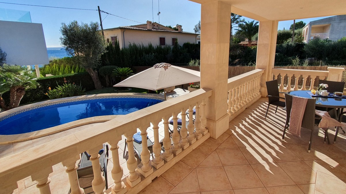 Villa-mit-Urlaubslizenz-und-Meerblick-in-Alcanada