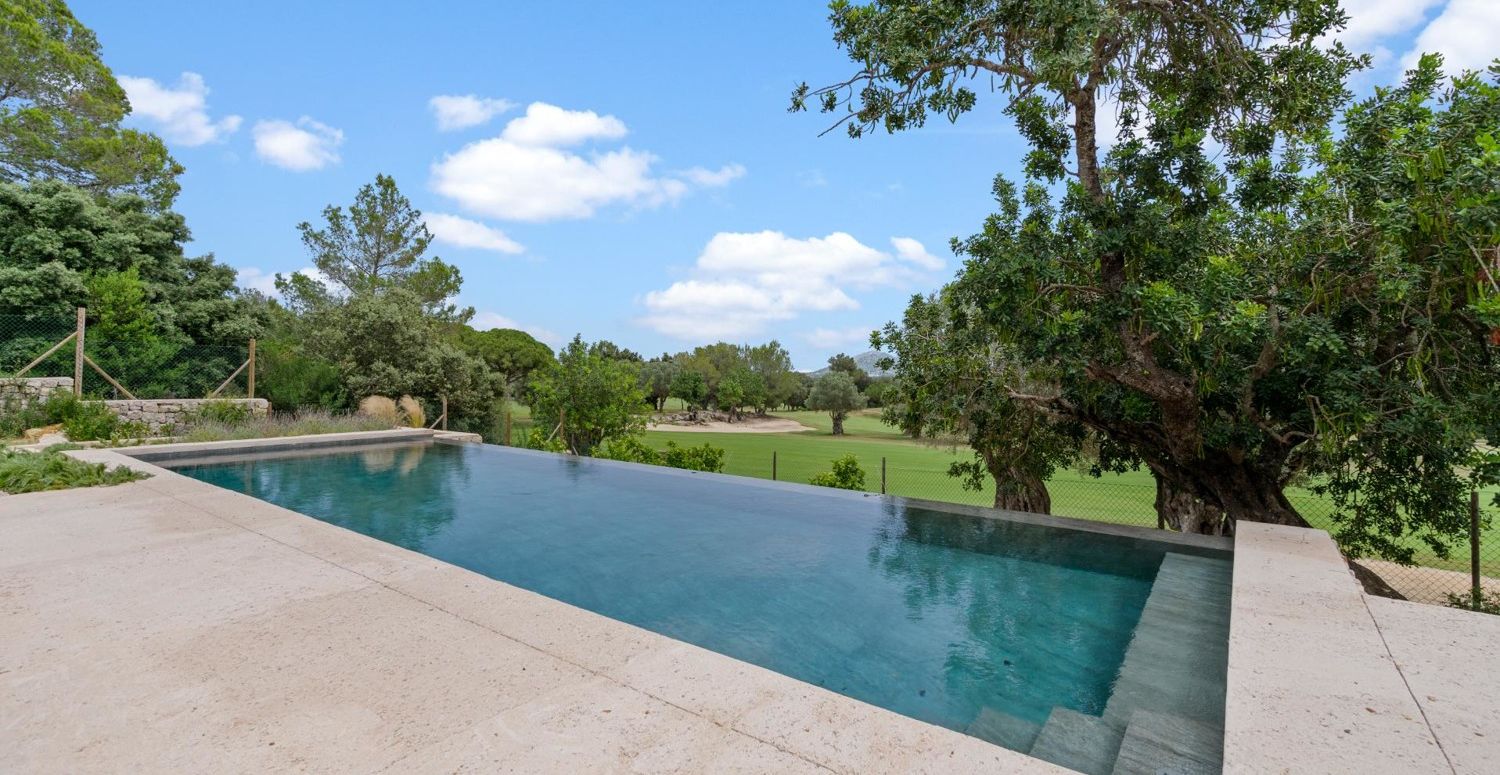 Neu-Villa-im-Golf-von-Pollensa