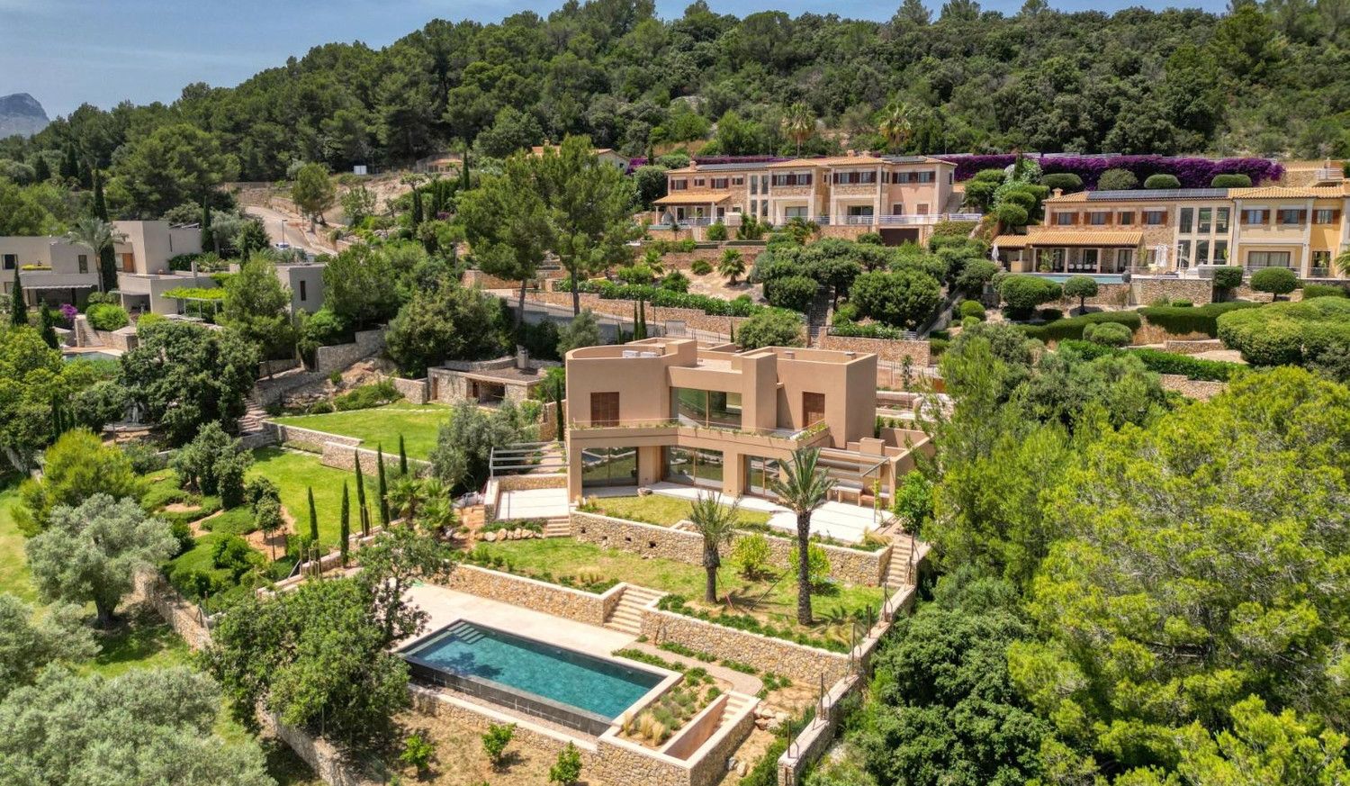 Neu-Villa-im-Golf-von-Pollensa