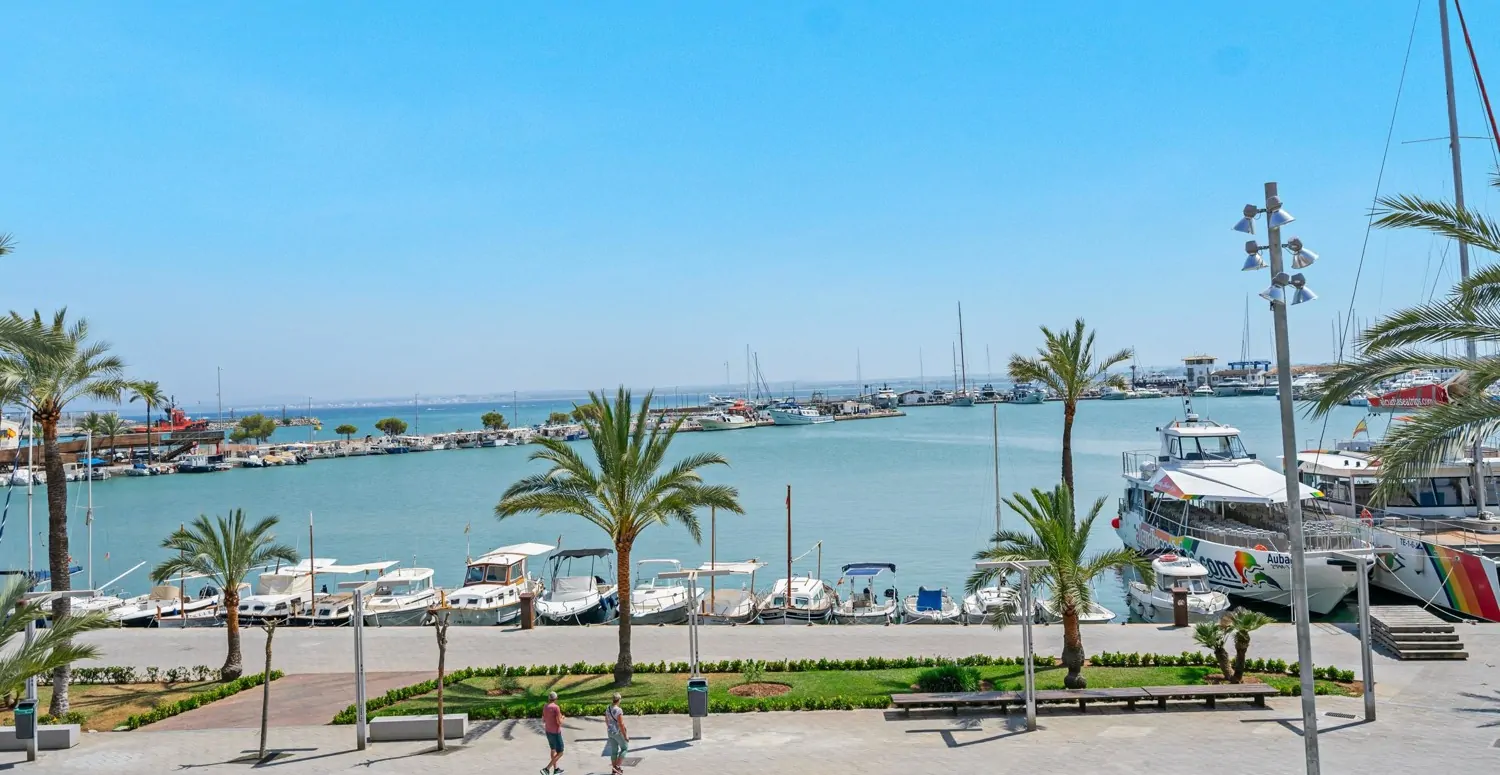 Moderne-Wohnung-in-erster-Reihe-in-Puerto-de-Alcudia