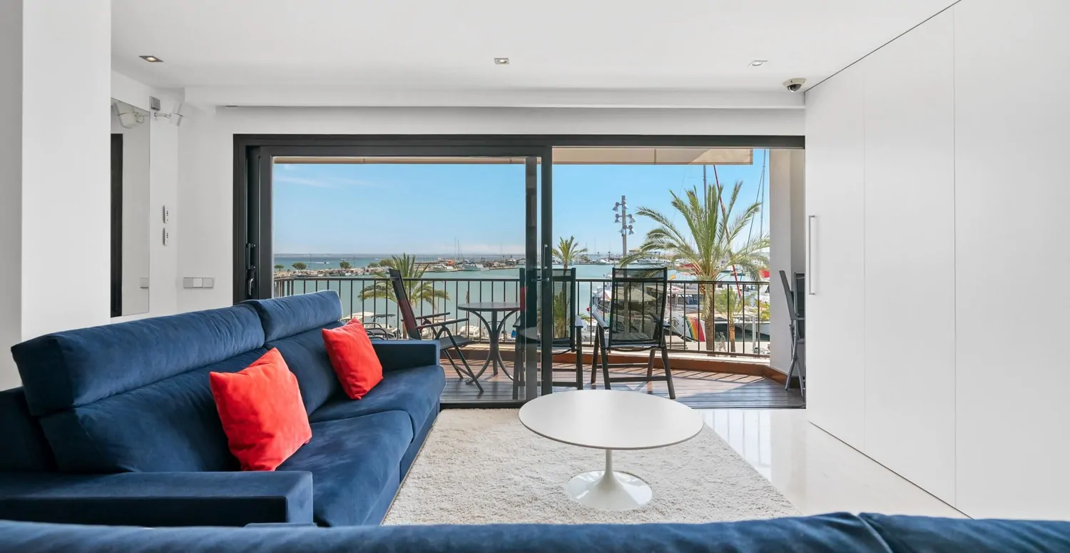 Moderne-Wohnung-in-erster-Reihe-in-Puerto-de-Alcudia