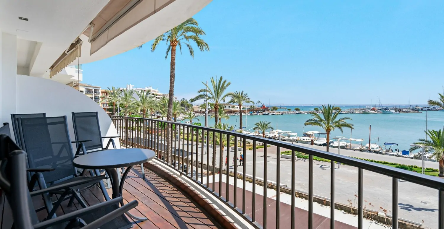 Moderne-Wohnung-in-erster-Reihe-in-Puerto-de-Alcudia