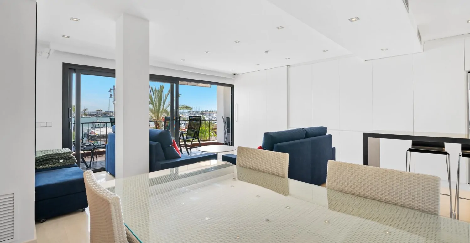 Moderne-Wohnung-in-erster-Reihe-in-Puerto-de-Alcudia