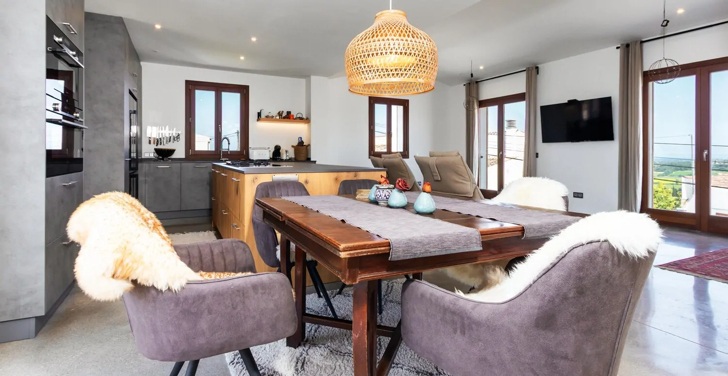 Stadthaus-mit-Privatsphäre-und-fantastischer-Aussicht-in-Muro