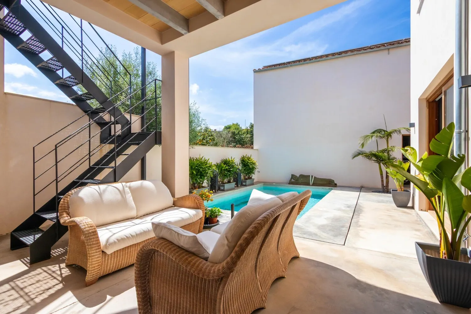 Townhouse-with-privacy-and-fantastic-views-in-Muro