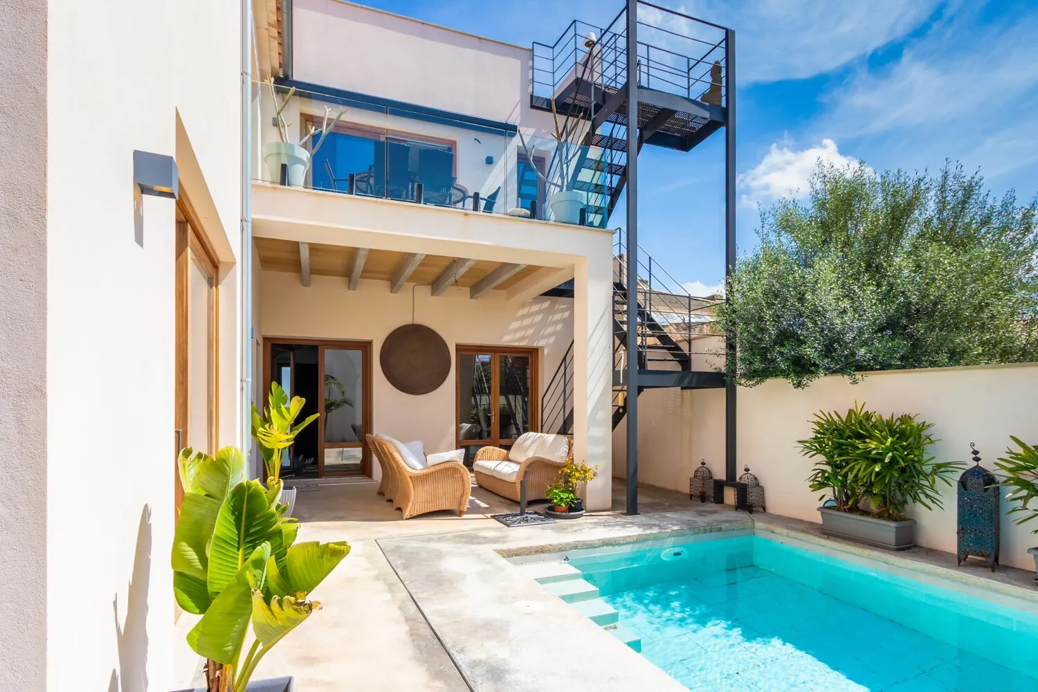 Townhouse-with-privacy-and-fantastic-views-in-Muro