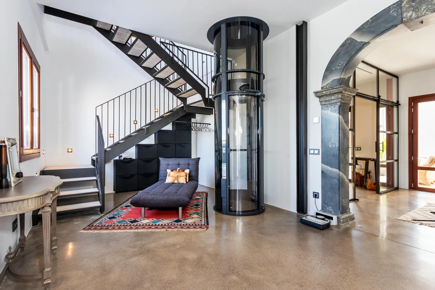 Townhouse-with-privacy-and-fantastic-views-in-Muro
