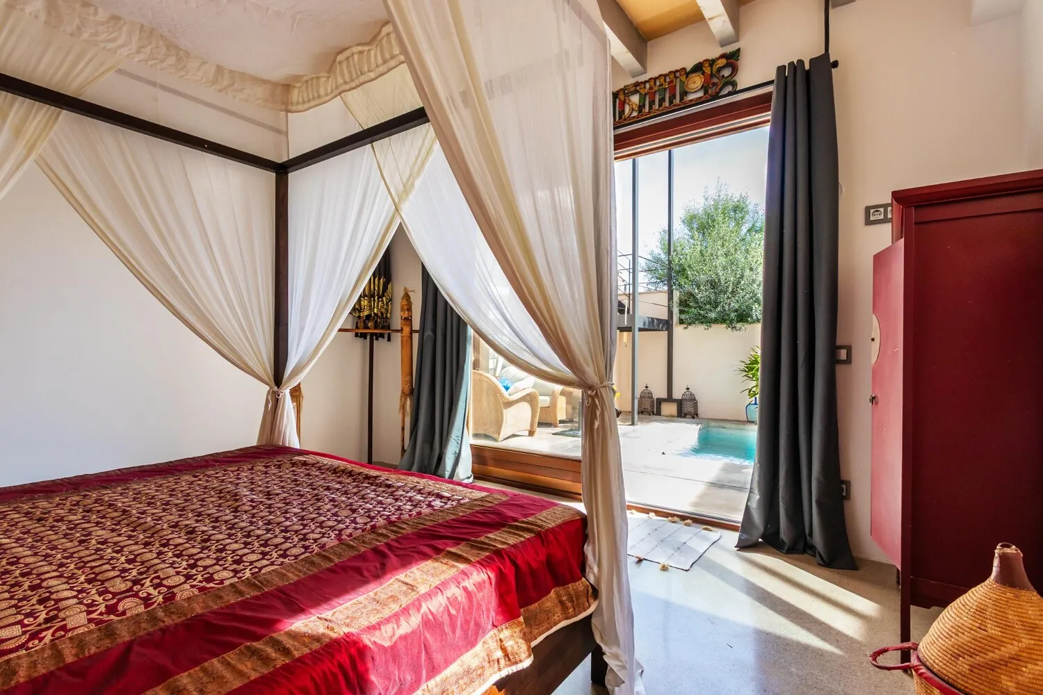 Townhouse-with-privacy-and-fantastic-views-in-Muro