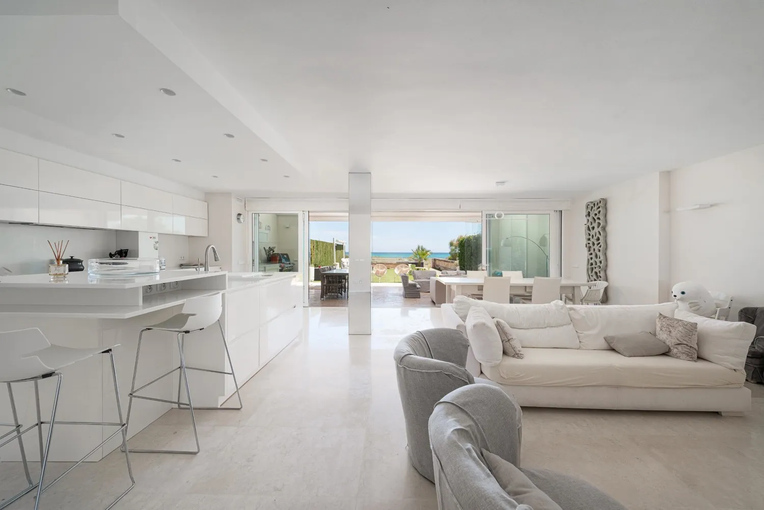 Exclusive-beachfront-property-in-Playa-de-Muro