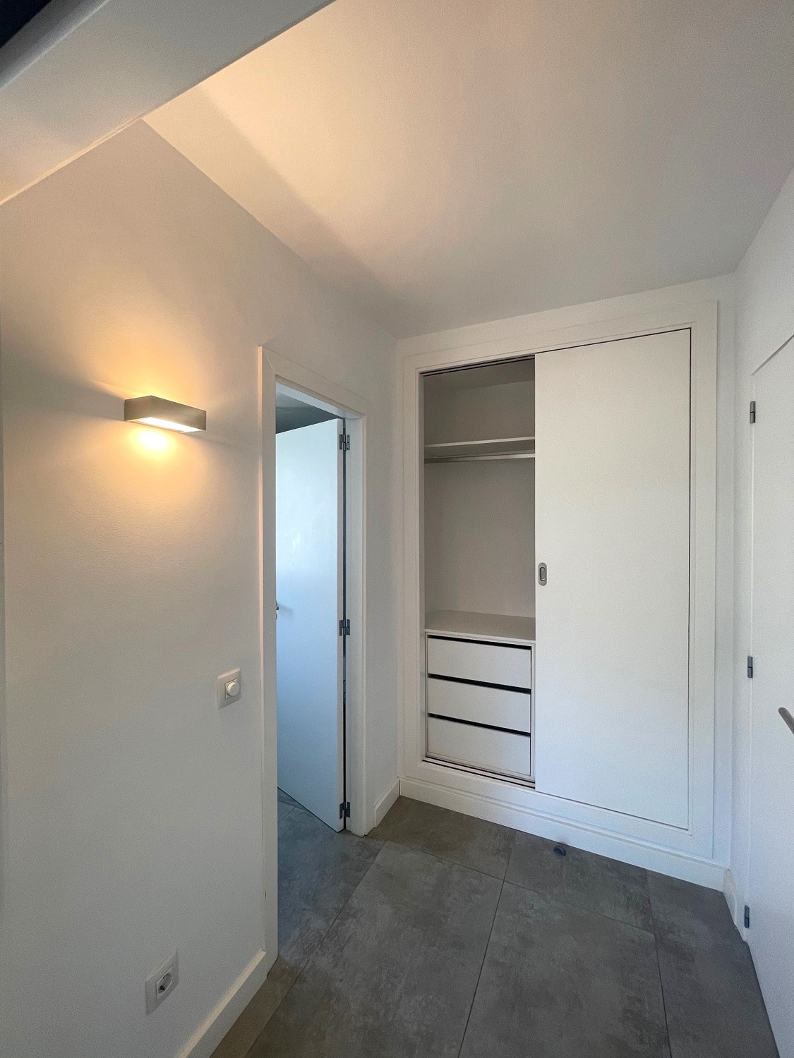 Moderne-Wohnung-am-Meer-Playa-de-Muro