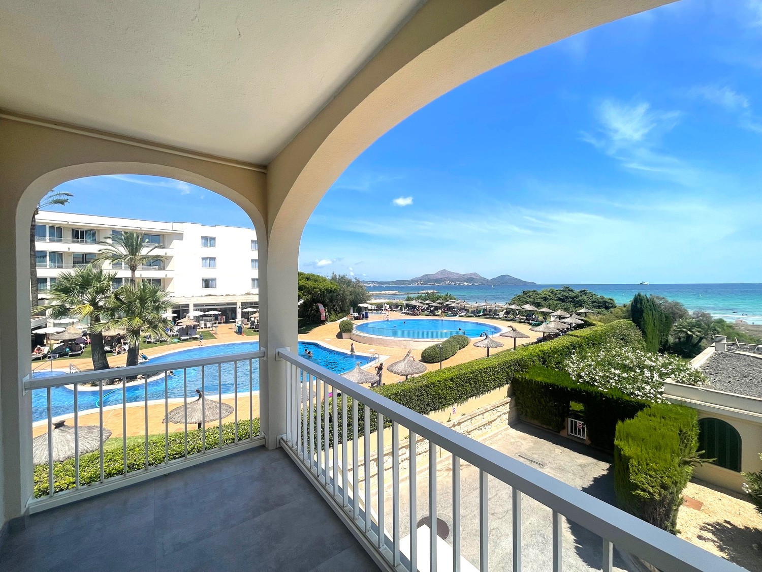 Moderne-Wohnung-am-Meer-Playa-de-Muro