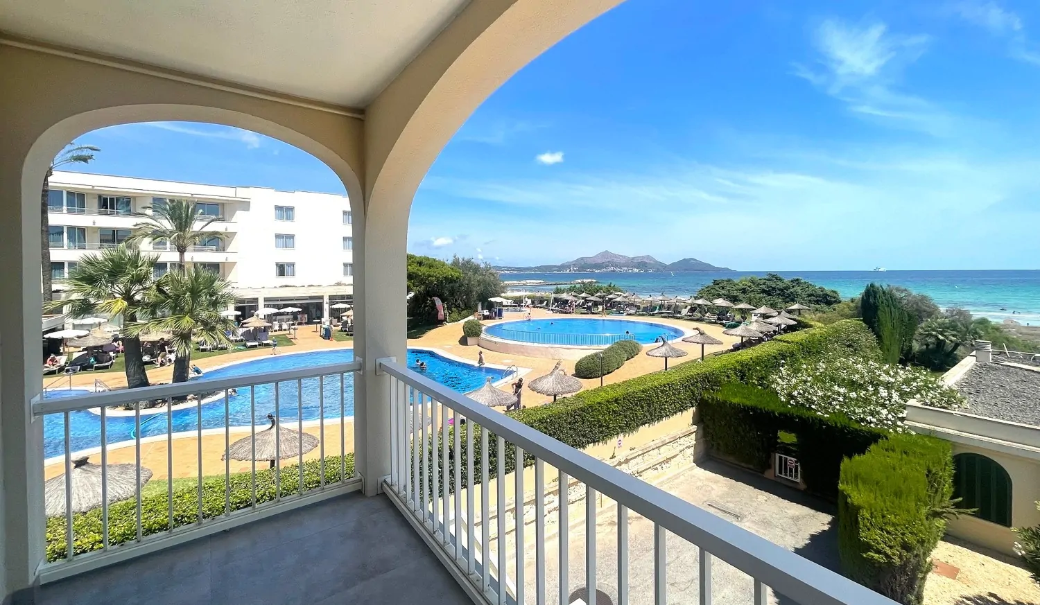 Moderne-Wohnung-am-Meer-Playa-de-Muro