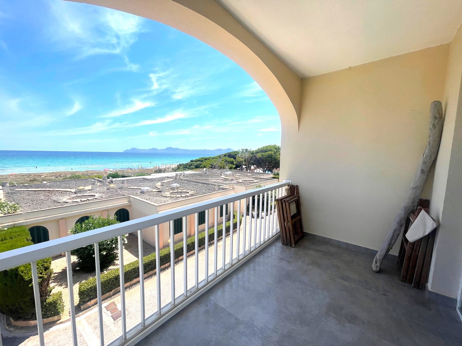 Moderne-Wohnung-am-Meer-Playa-de-Muro