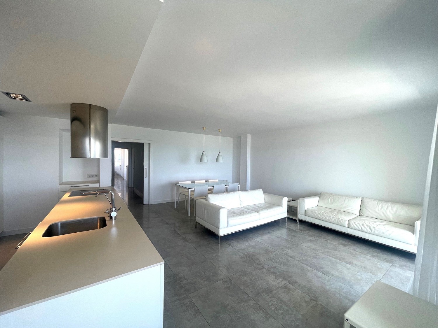 Moderne-Wohnung-am-Meer-Playa-de-Muro