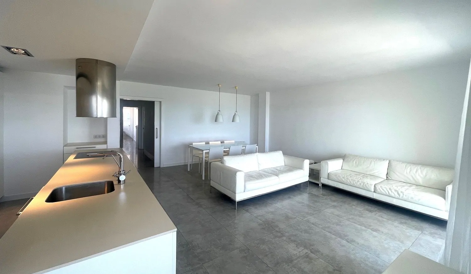 Moderne-Wohnung-am-Meer-Playa-de-Muro