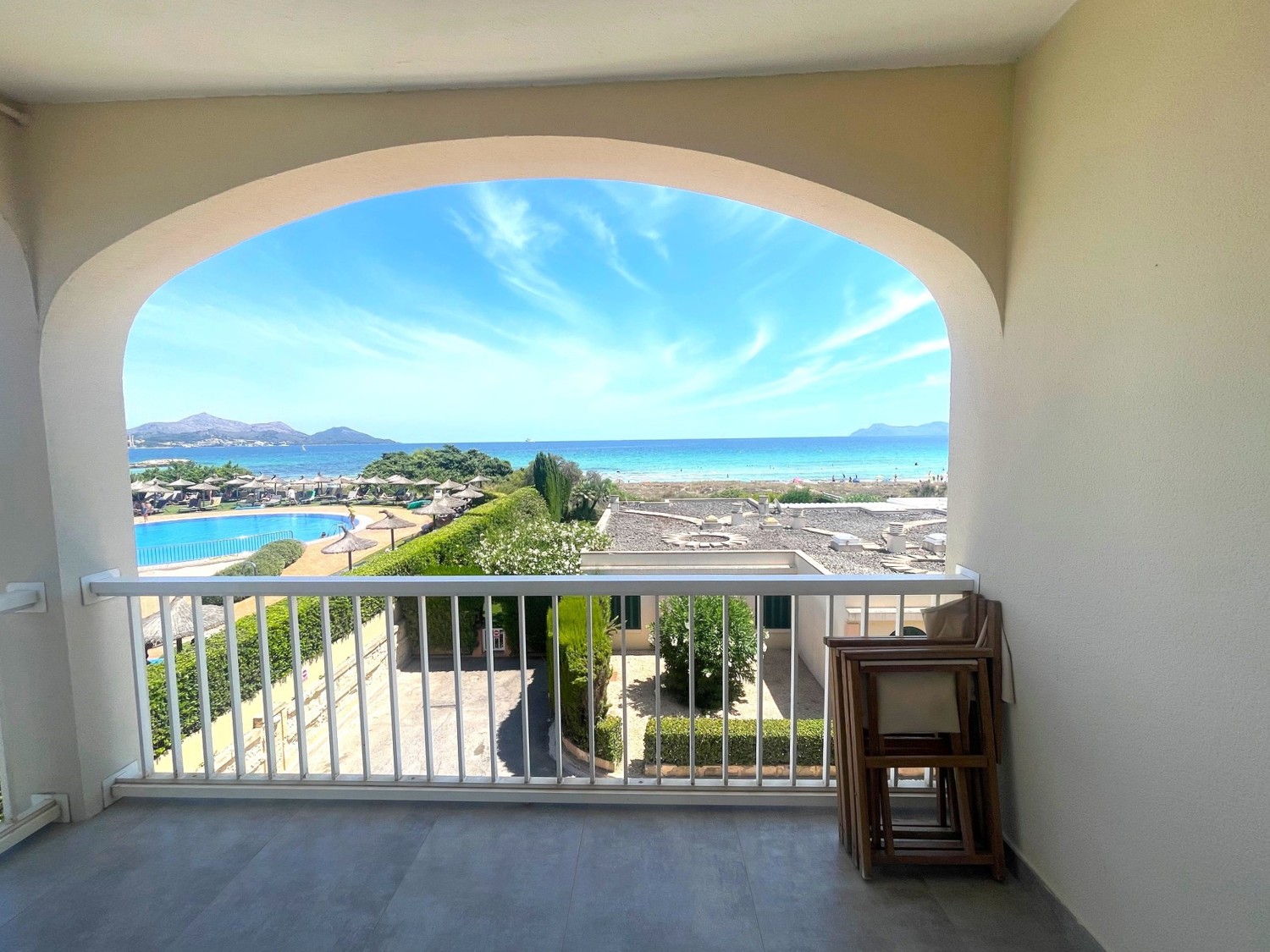 Moderne-Wohnung-am-Meer-Playa-de-Muro