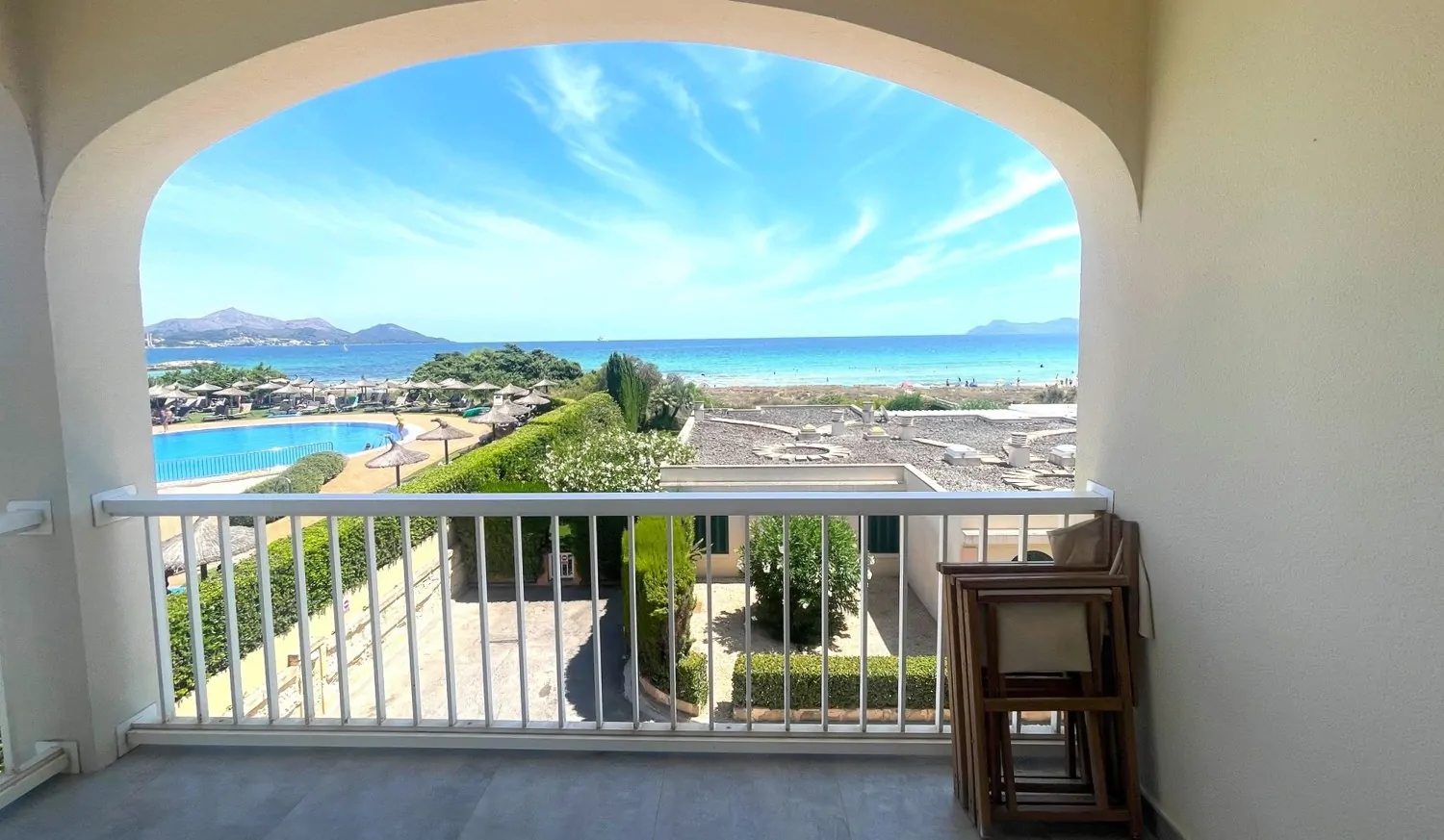 Moderne-Wohnung-am-Meer-Playa-de-Muro