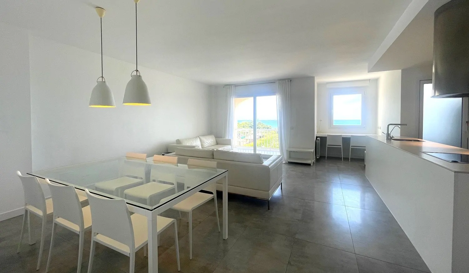 Moderne-Wohnung-am-Meer-Playa-de-Muro