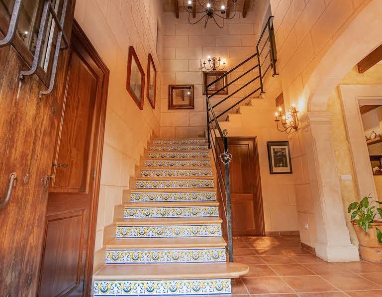Villa-mit-See-Blick-in-Deiá-Mallorca