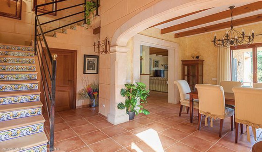 Villa-mit-See-Blick-in-Deiá-Mallorca