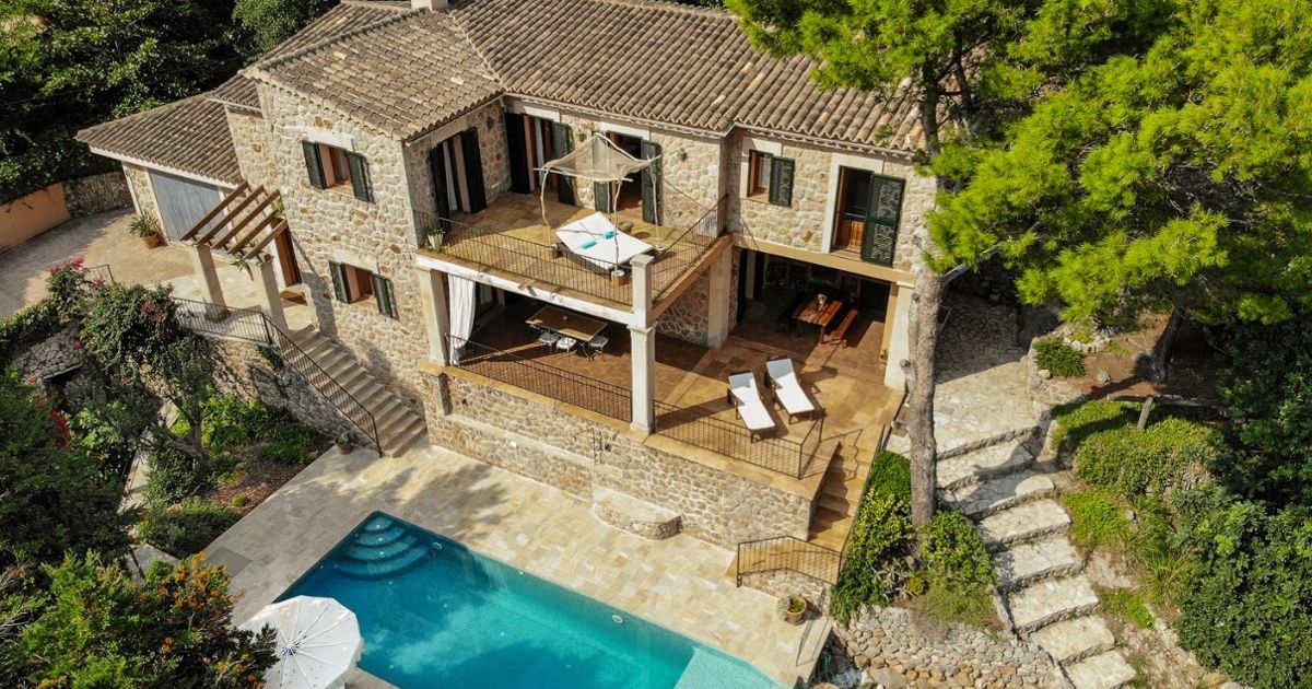 Villa-mit-See-Blick-in-Deiá-Mallorca