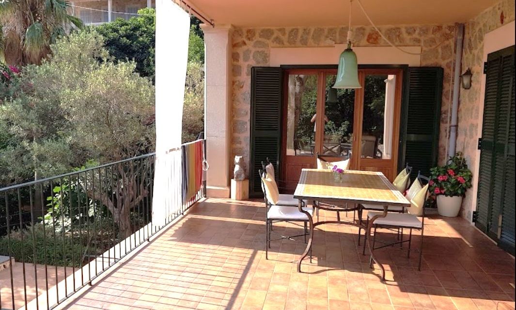Villa-mit-See-Blick-in-Deiá-Mallorca