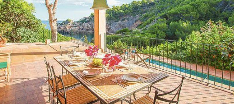 Villa-mit-See-Blick-in-Deiá-Mallorca